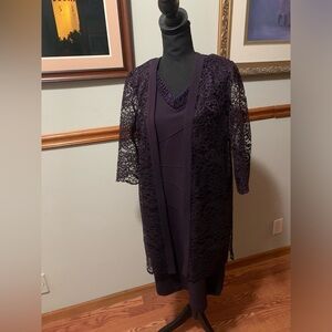 MAYA BROOKE 3/4 Sleeve Long Lace Jacket & Dress set,  size 14P. COLOR Eggplant